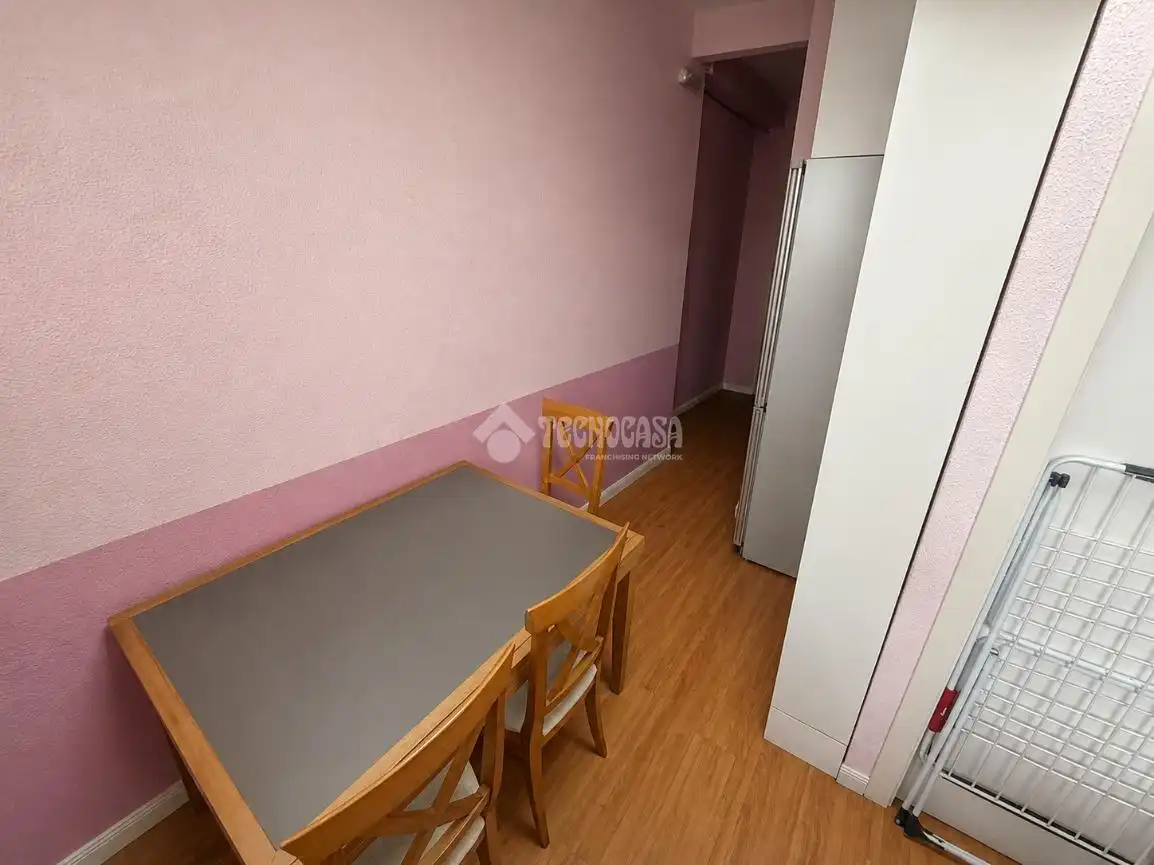 Habitación de Local en venta en Puente de Vallecas