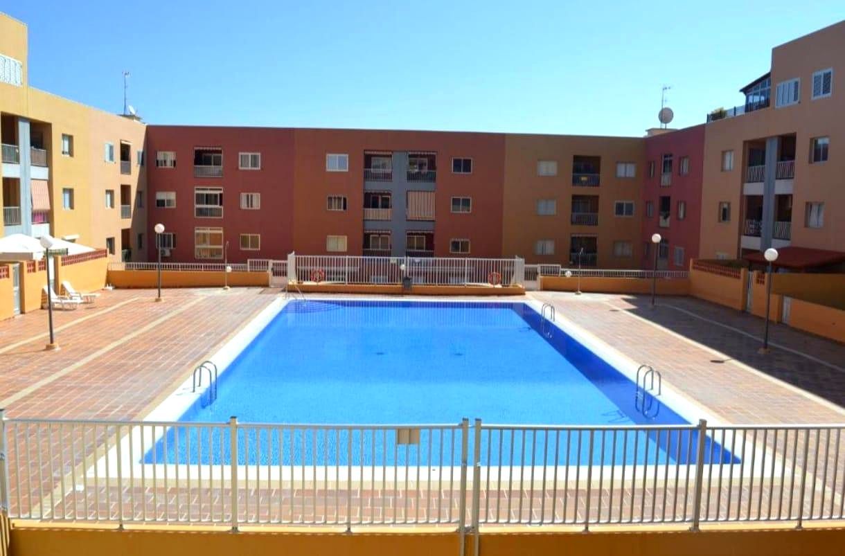 Piscina de Pis de lloguer en Candelaria amb Aire condicionat, Traster i Piscina