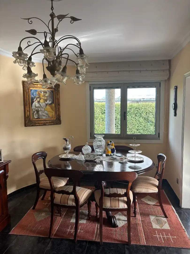 Comedor de Casa o chalet en venta en Santiago de Compostela  con Calefacción, Jardín privado y Parquet