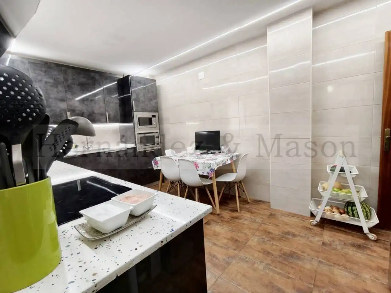Kitchen of Flat for sale in Málaga  with Terrace and Storage room