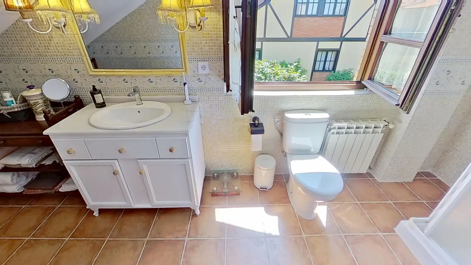 Baño de Casa o chalet en venta en Alfoz de Lloredo con Calefacción, Terraza y Balcón