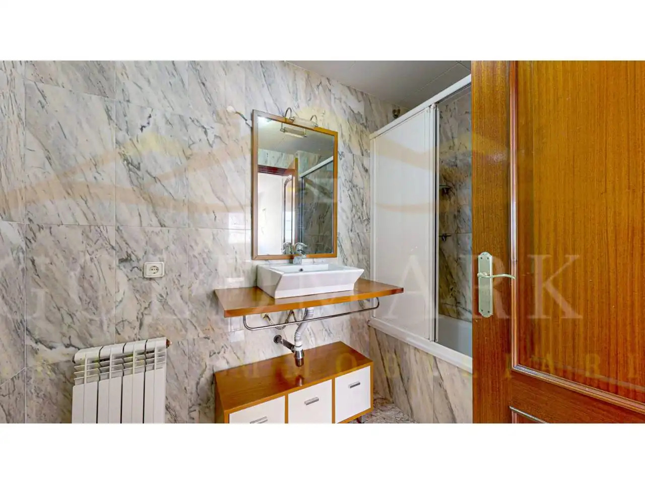 Bathroom of Flat for sale in Cubelles  with Air Conditioner, Heating and Terrace