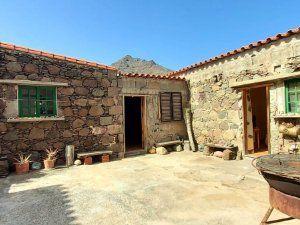 Vista exterior de Casa o xalet en venda en La Aldea de San Nicolás  amb Jardí privat, Terrassa i Moblat