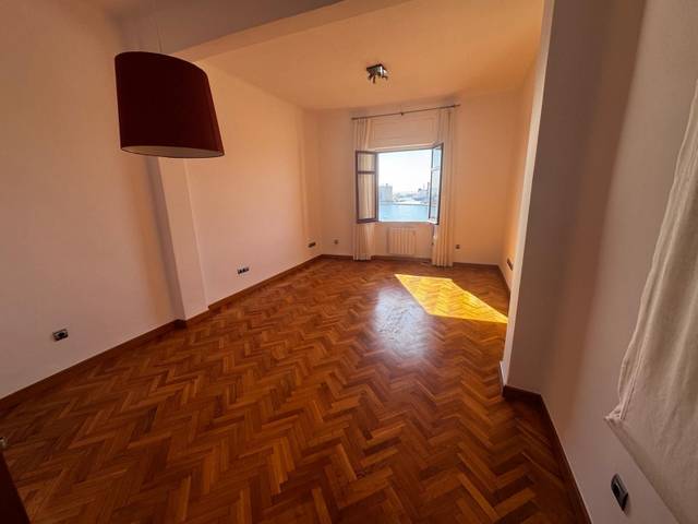 Piso en Alquiler en MUELLE HEREDIA en Ensanche Centro - Puerto