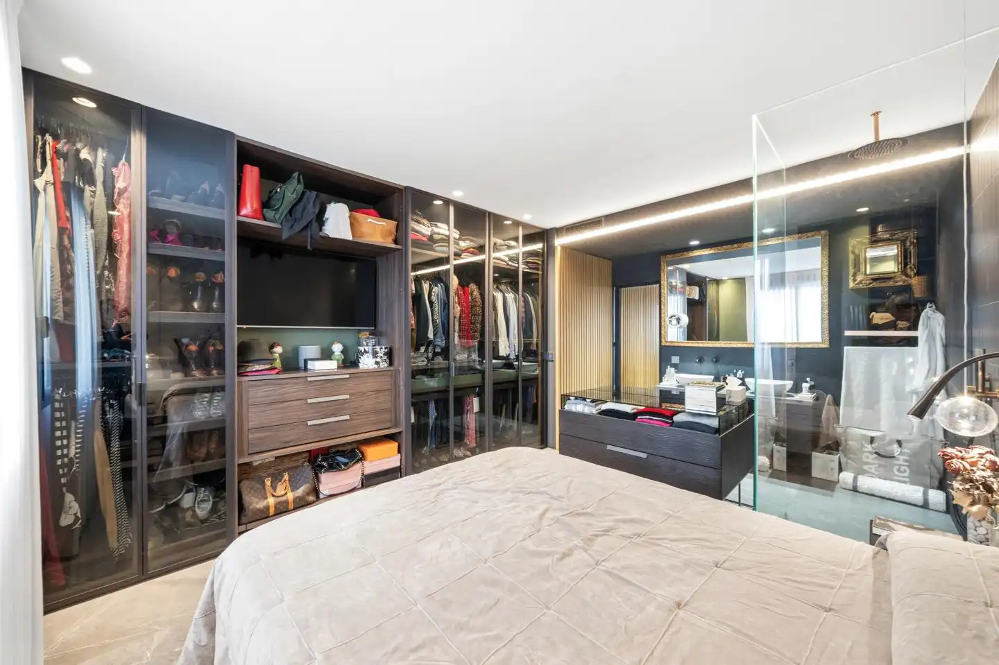 Schlafzimmer von Erdgeschoss zum Verkauf in Madrid mit Klimaanlage, Privatgarten und Terrasse