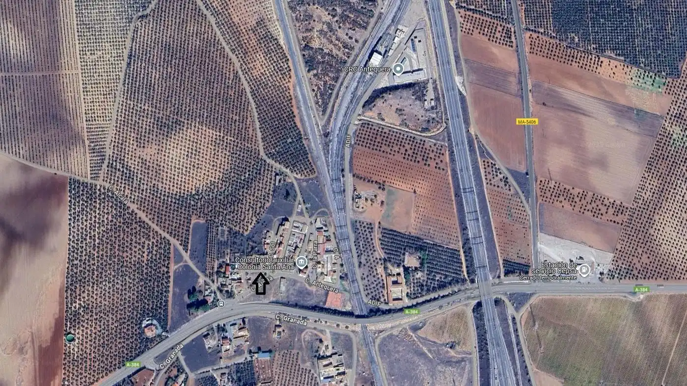 Vista exterior de Casa o xalet en venda en Antequera amb Jardí privat i Traster