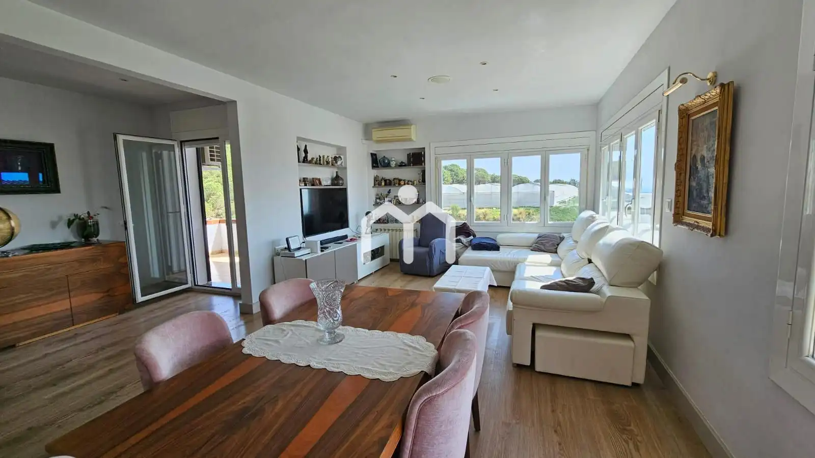 Sala de estar de Casa o chalet en venta en Cabrils con Calefacción, Parquet y Terraza