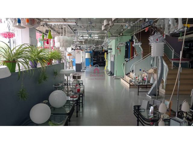 Nave industrial en Venta en Calle saturno en Can Parellada