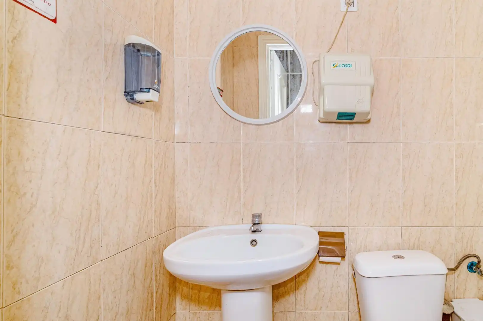Badezimmer von Wohnungen zum Verkauf in Granada
