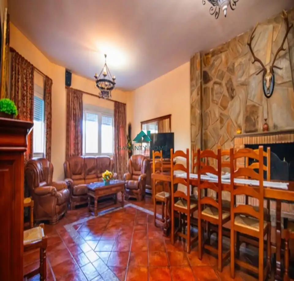 Sala d'estar de Casa o xalet en venda en Los Villares amb Jardí privat, Terrassa i Piscina