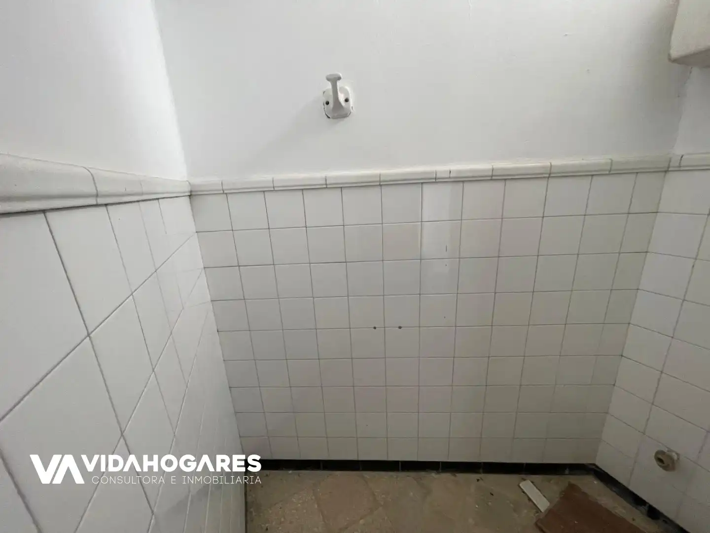 Badezimmer von Geschaftsraum zum Verkauf in Rota