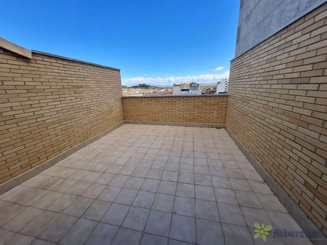 Terraza de Ático en venta en Tudela con Calefacción, Terraza y Balcón