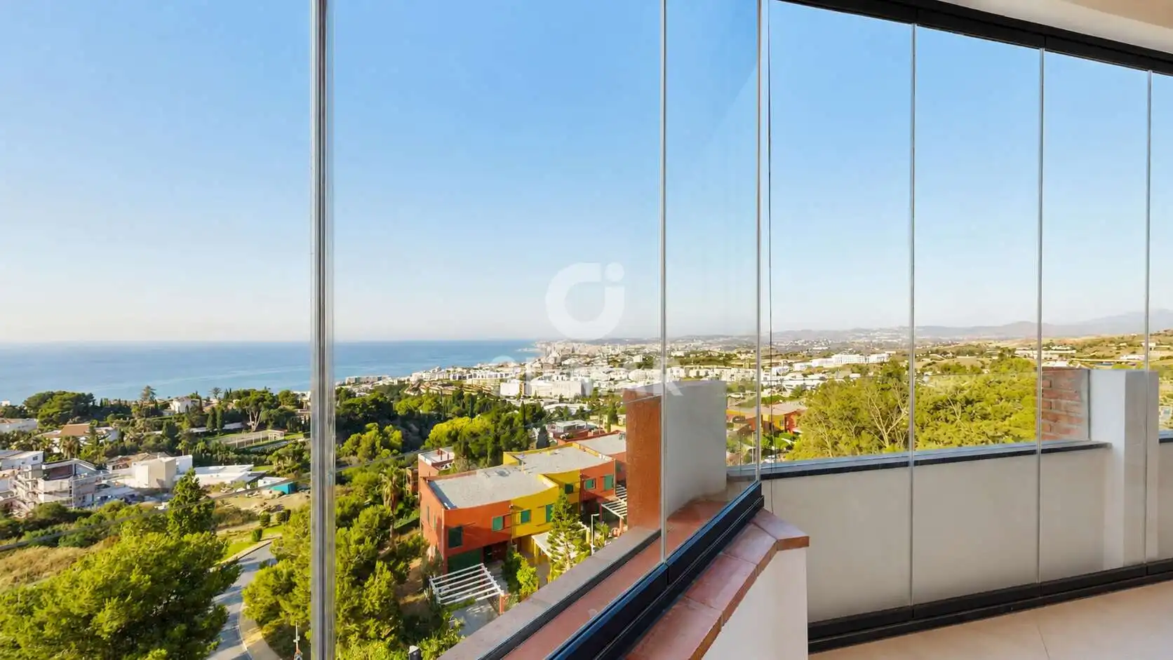 Vista exterior de Ático en venta en Benalmádena con Calefacción, Jardín privado y Trastero