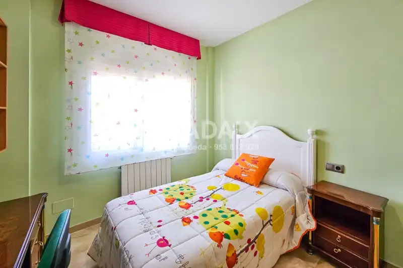Bedroom of Houses for sale in Úbeda  with Air Conditioner, Heating and Terrace