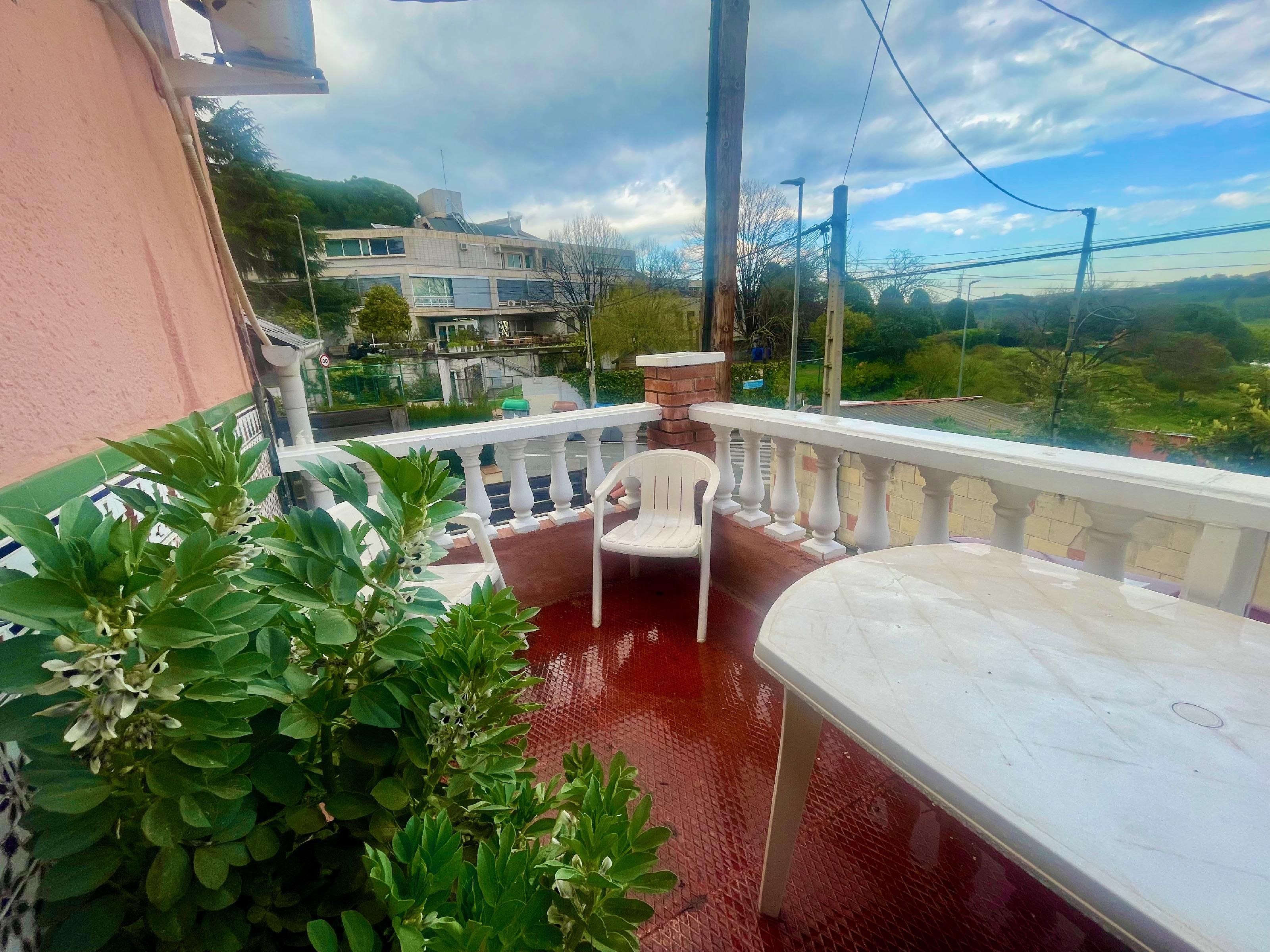 Terrassa de Casa o xalet en venda en Santa Coloma de Gramenet amb Terrassa
