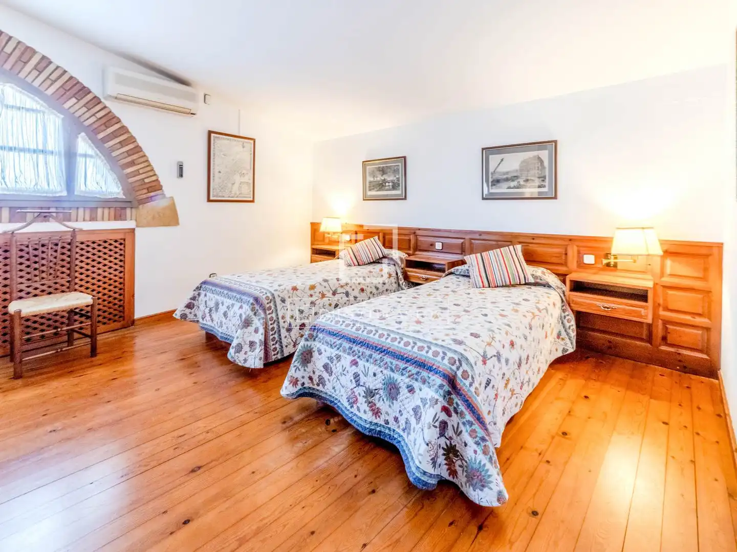Dormitori de Finca rústica en venda en Castellet i la Gornal amb Jardí privat, Parquet i Terrassa