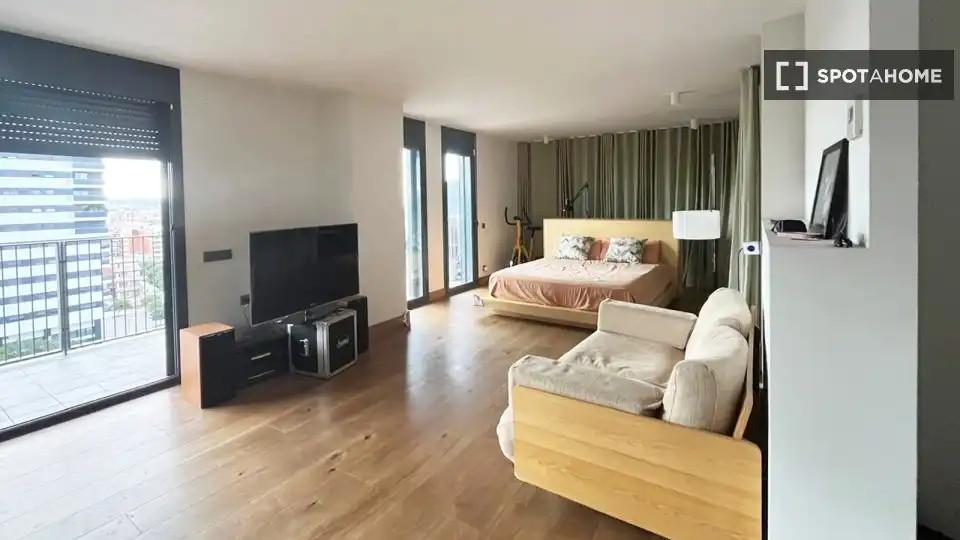 Schlafzimmer von Wohnung zur Miete in L'Hospitalet de Llobregat mit Klimaanlage, Heizung und Möbliert