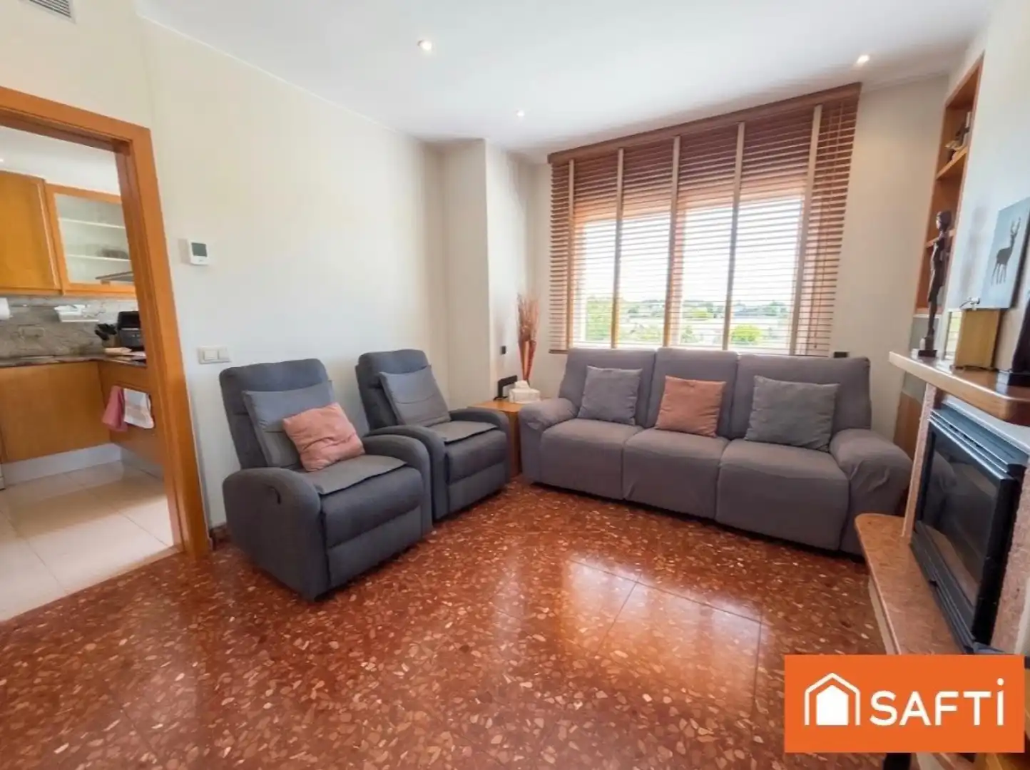 Sala d'estar de Casa o xalet en venda en Sant Pere de Ribes amb Calefacció