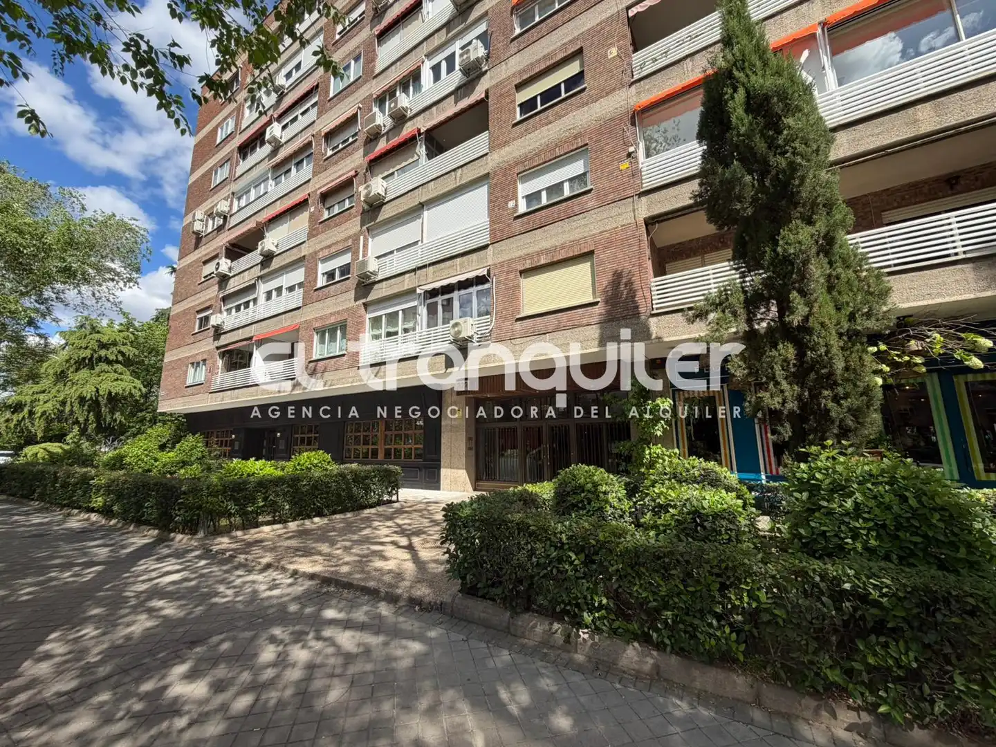 Vista exterior de Pis de lloguer en Madrid amb Aire condicionat, Jardí privat i Rentadora