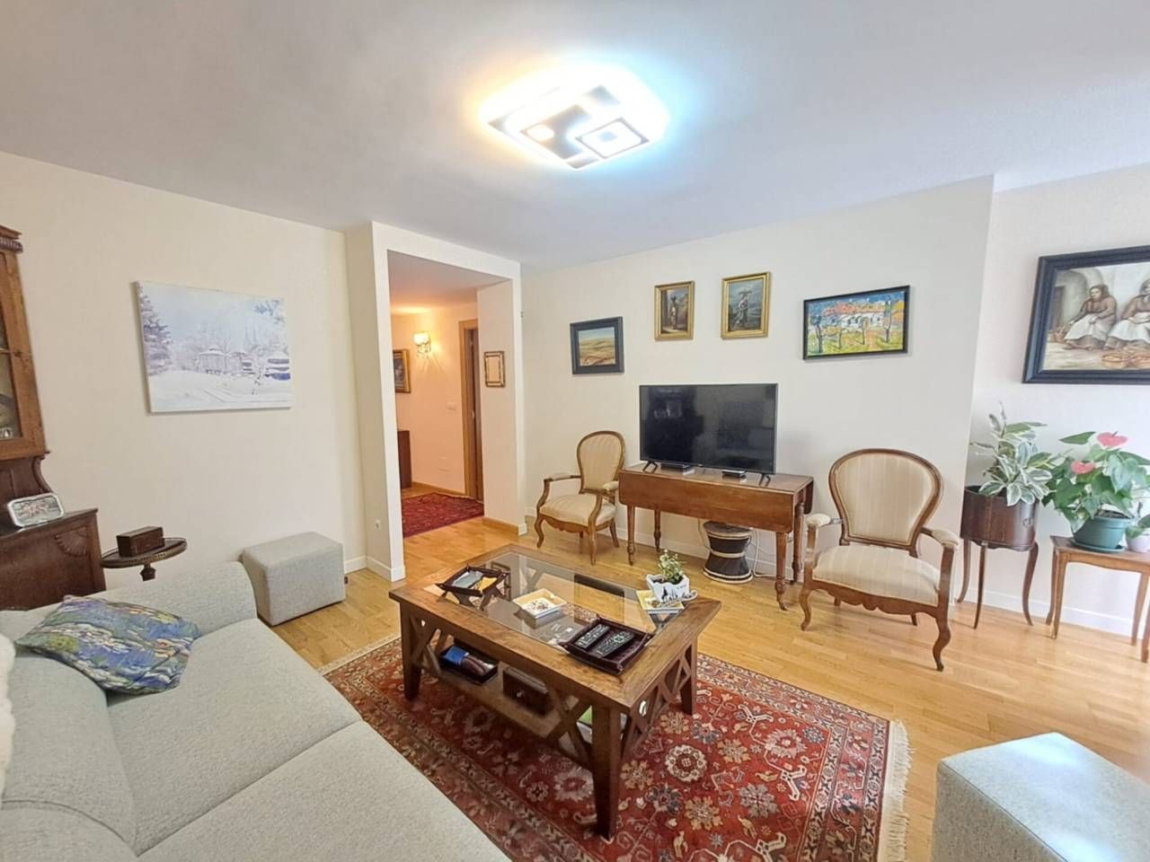 Sala d'estar de Dúplex en venda en Burgos Capital amb Calefacció, Jardí privat i Parquet
