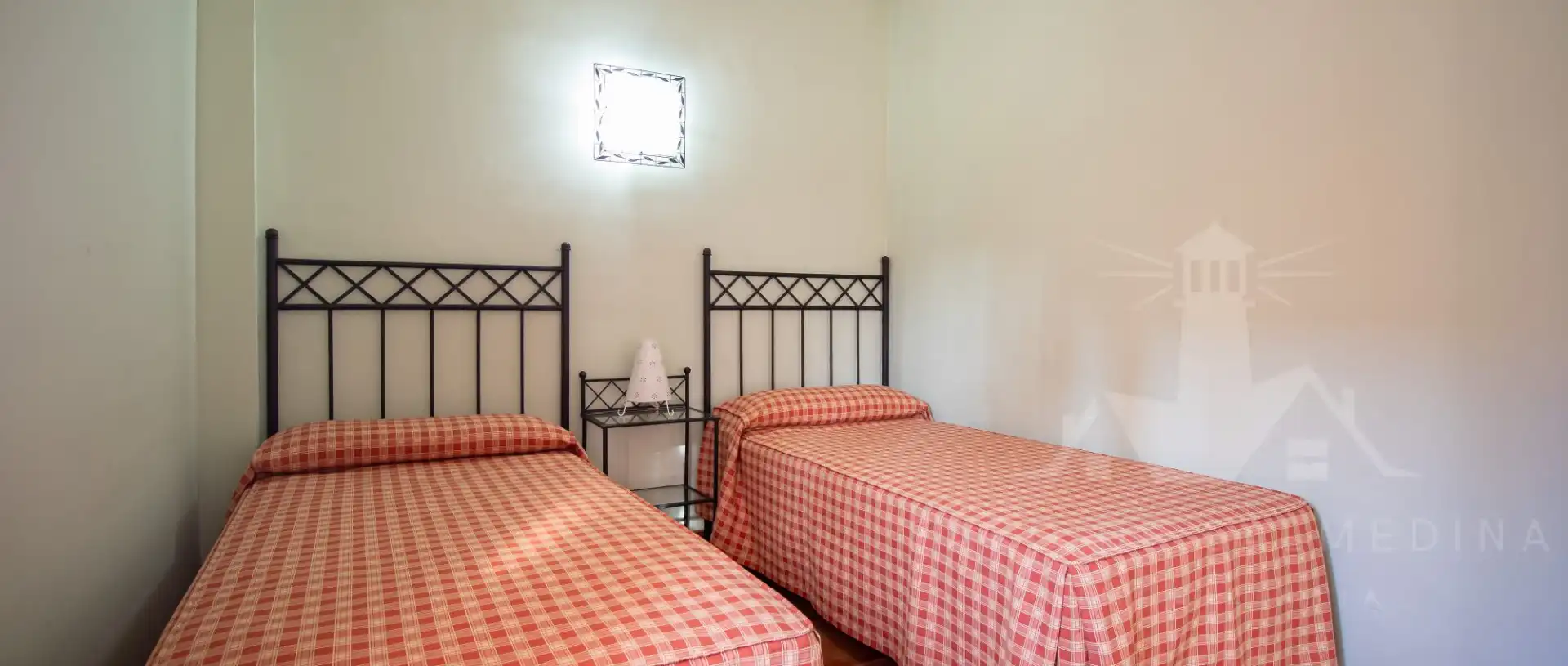 Habitación de Casa adosada en venta en Rota con Aire acondicionado, Terraza y Piscina comunitaria