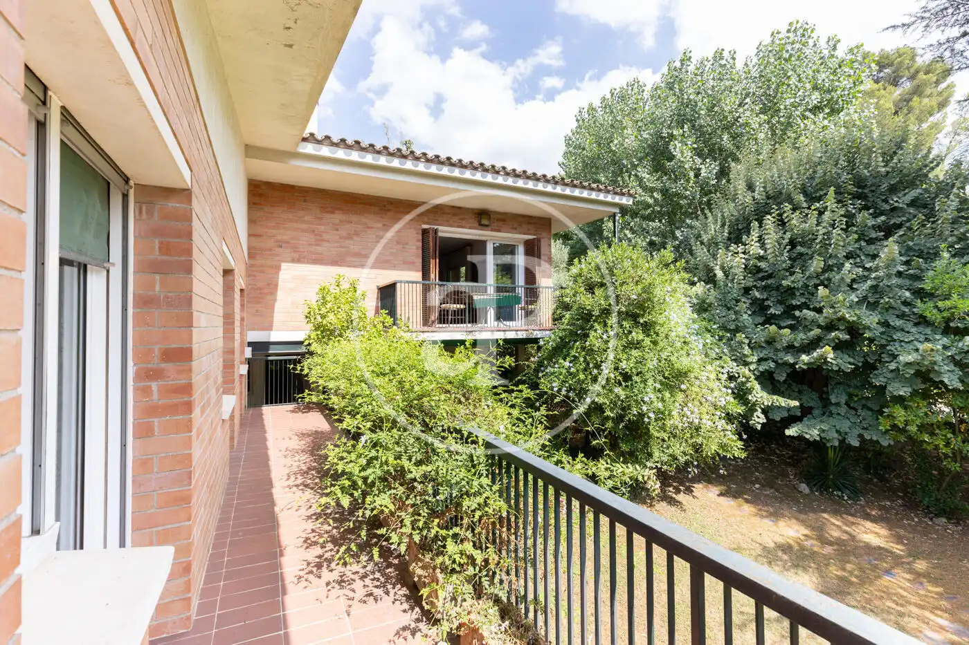 Vista exterior de Casa o xalet en venda en Cerdanyola del Vallès amb Calefacció, Jardí privat i Terrassa