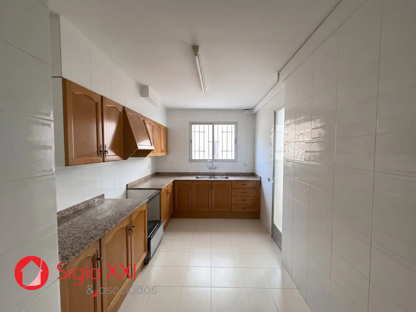 Flat with lift for sale in Cariñena - Carinyena, imagen 2