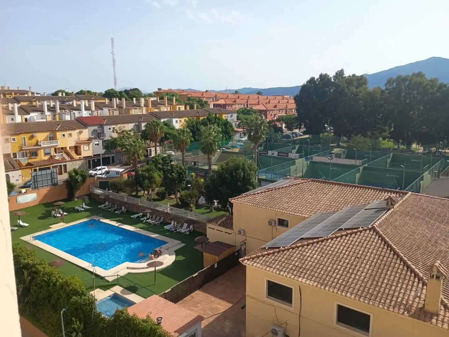 Pis amb piscina en venda a San Bernabé