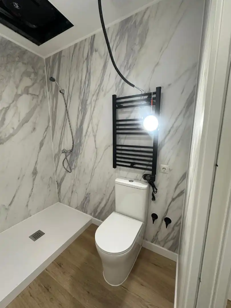 Bathroom of Flat for sale in Bilbao   with Balcony