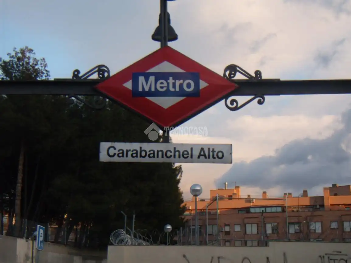 Vista exterior de Pis en venda en Madrid amb Terrassa i Balcó