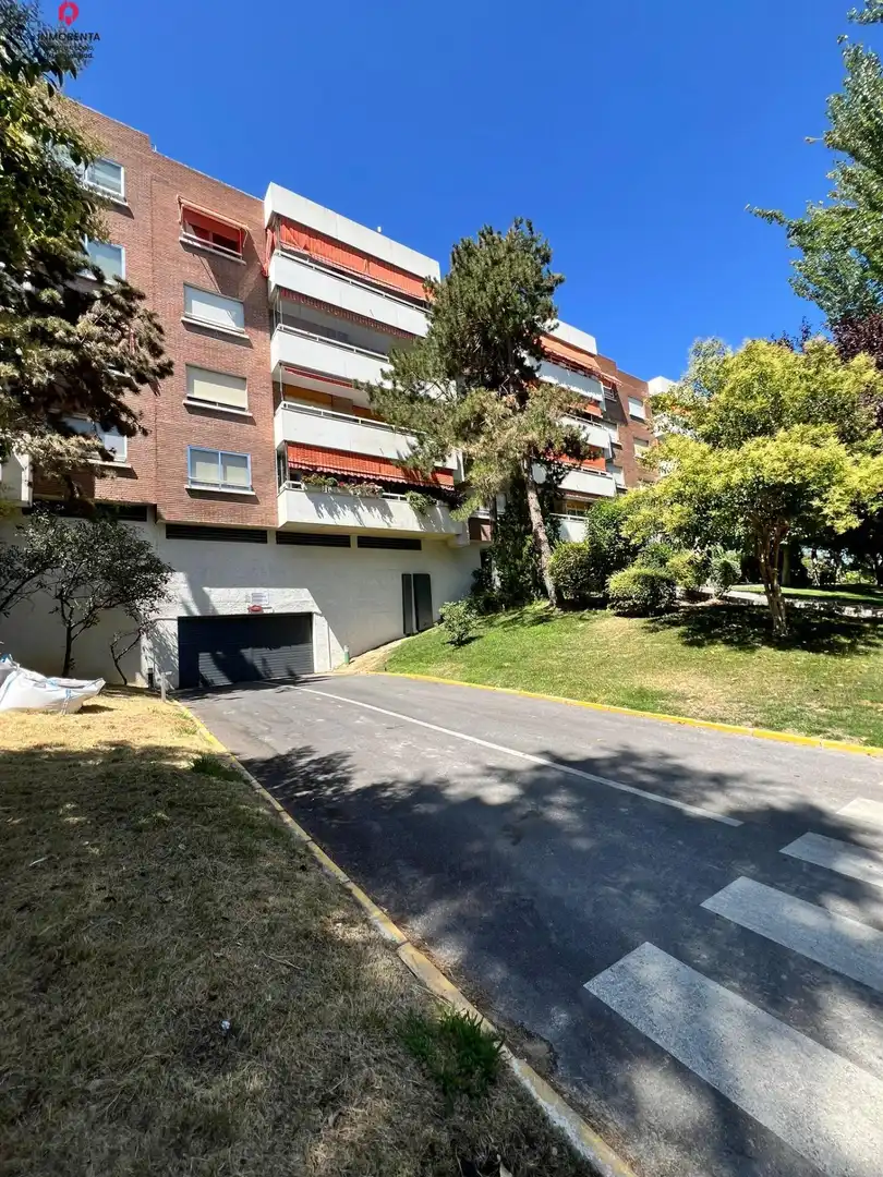 Parking of Flat for rent in Pozuelo de Alarcón  with Air Conditioner, Heating and Private garden