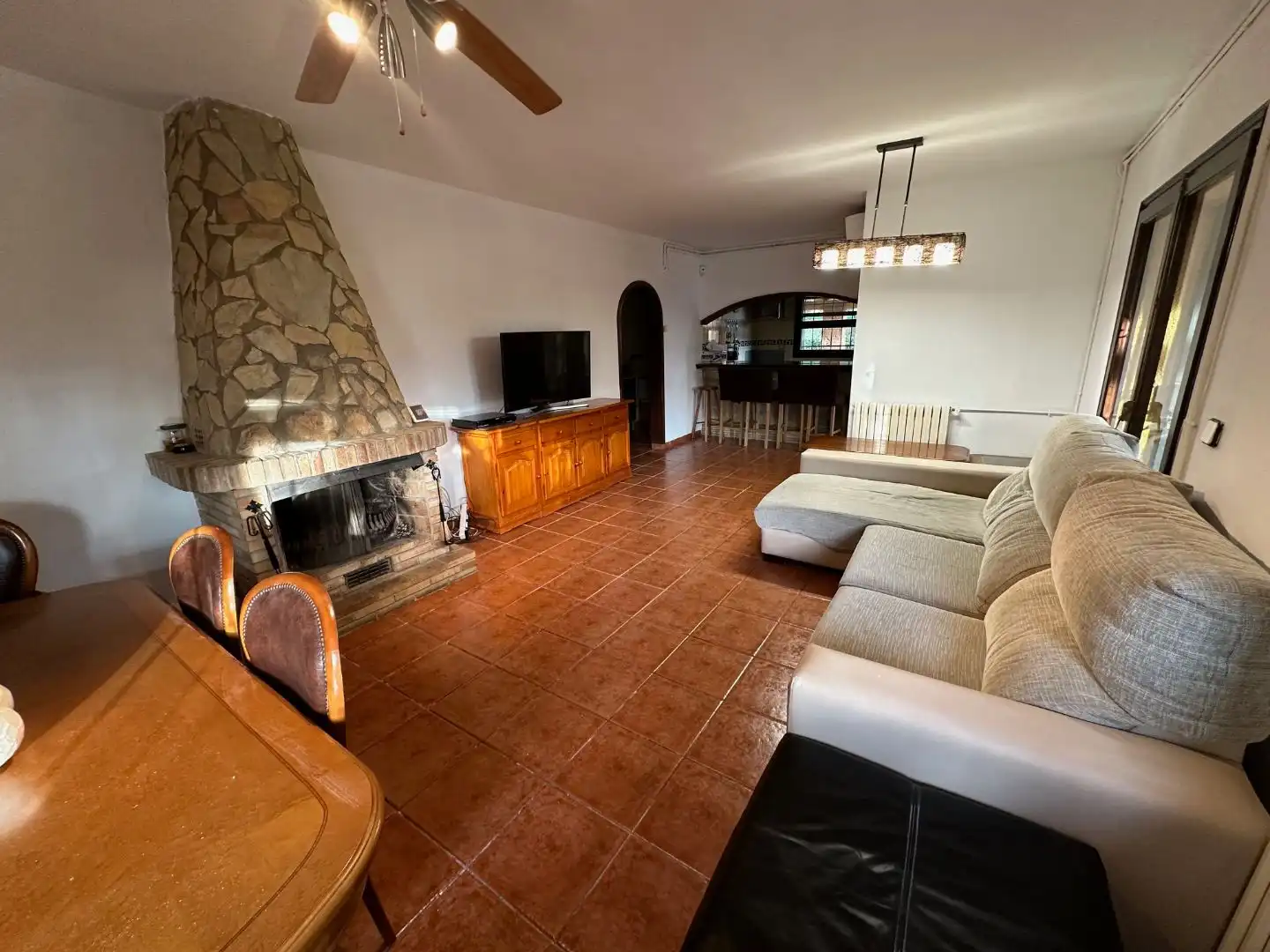 Sala de estar de Casa o chalet en venta en Calonge i Sant Antoni con Aire acondicionado, Terraza y Piscina