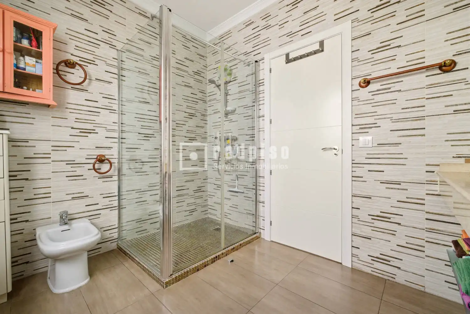 Bathroom of Flat for sale in Madrid  with Air Conditioner, Heating and Terrace
