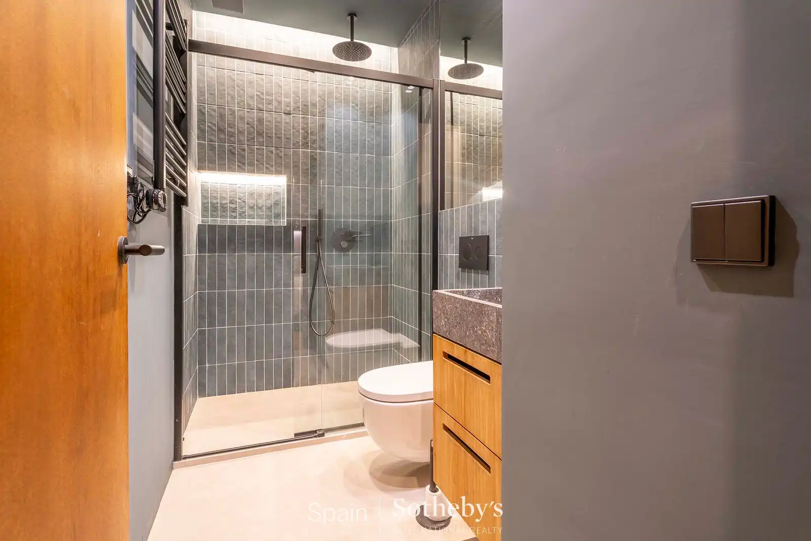 Bathroom of Apartments for sale in Madrid  with Air Conditioner and Heating