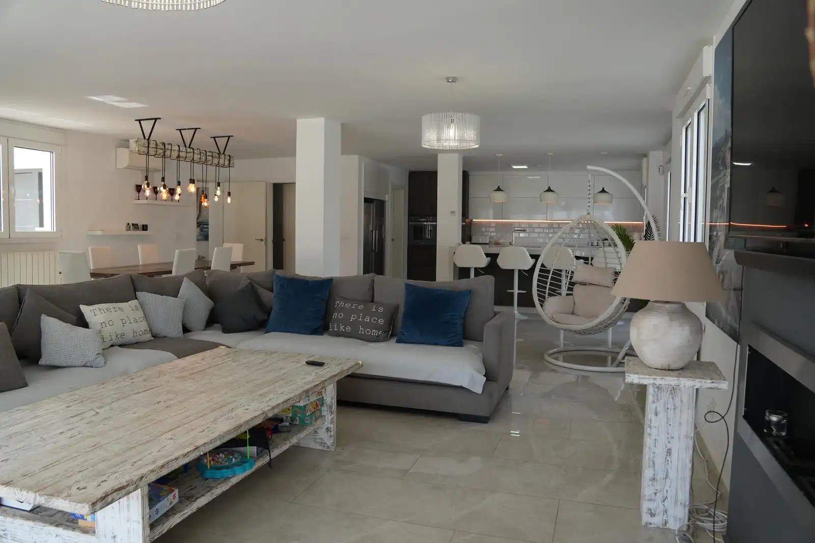 Sala d'estar de Casa o xalet de lloguer en Marbella amb Jardí privat, Terrassa i Piscina