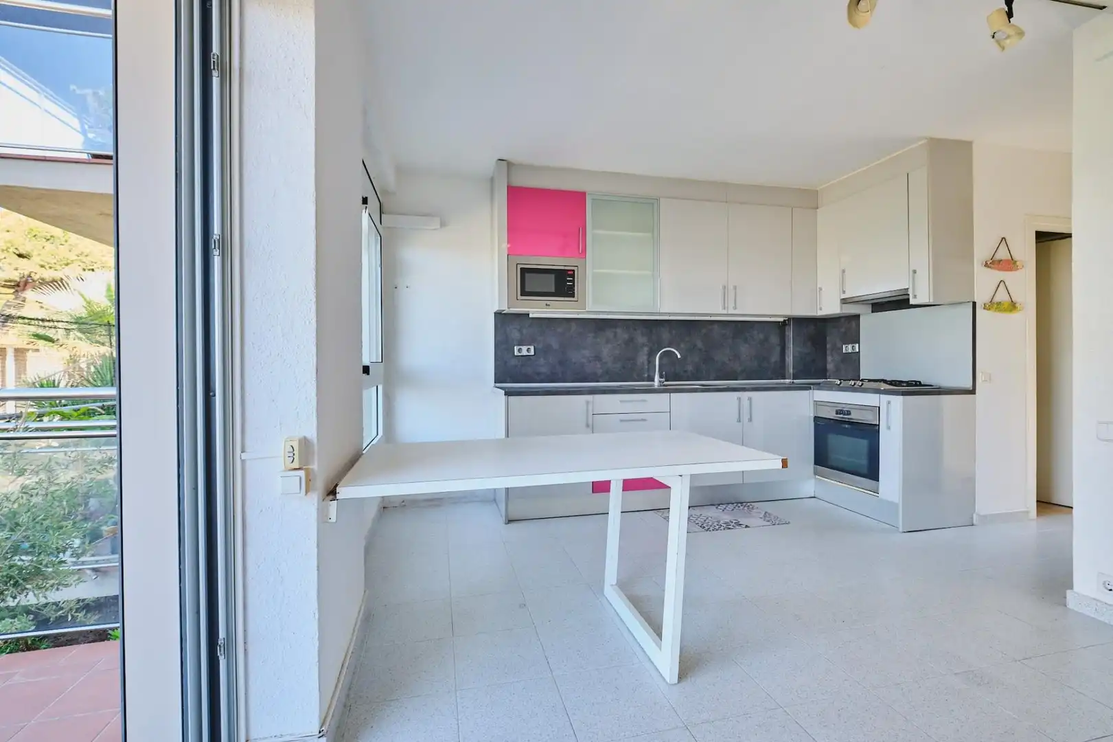 Cocina de Apartamento en venta en Gavà con Terraza y Piscina comunitaria