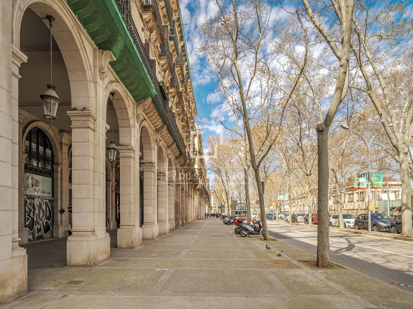 Außenansicht von Wohnung zum Verkauf in Barcelona mit Klimaanlage, Heizung und Parkett