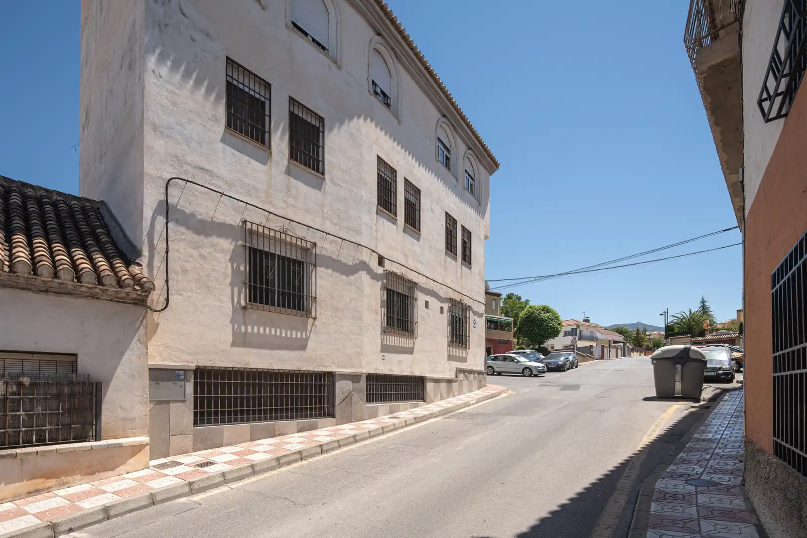 Vista exterior de Casa adosada en venda en La Zubia amb Calefacció, Terrassa i Moblat