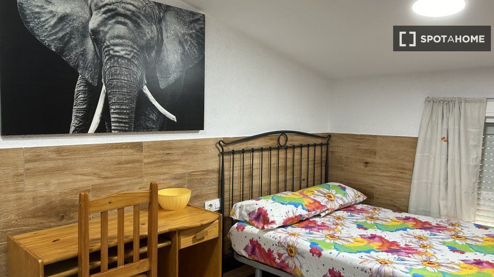 Dormitori de Pis de lloguer en  Barcelona Capital amb Aire condicionat, Calefacció i Moblat