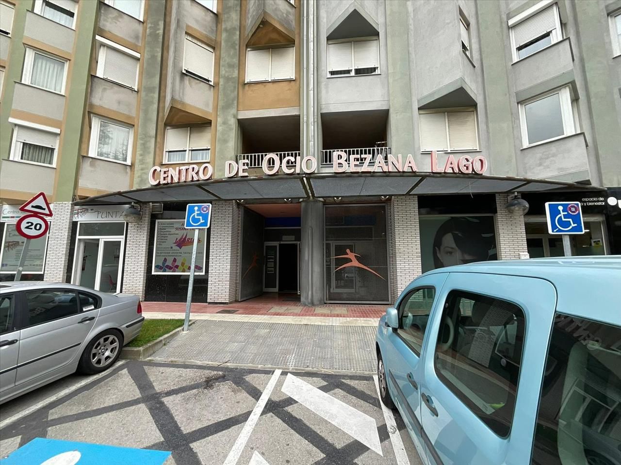 Local en venda a KRYSTAL PARC.PEÑA ROCIAS URB. BEZANA LAGO UAU-1 C/, Bezana - Prezanes