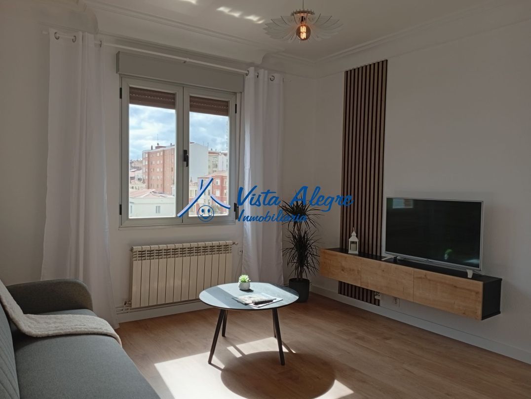 Living room of Flat for sale in  Logroño  with Heating and Furnished
