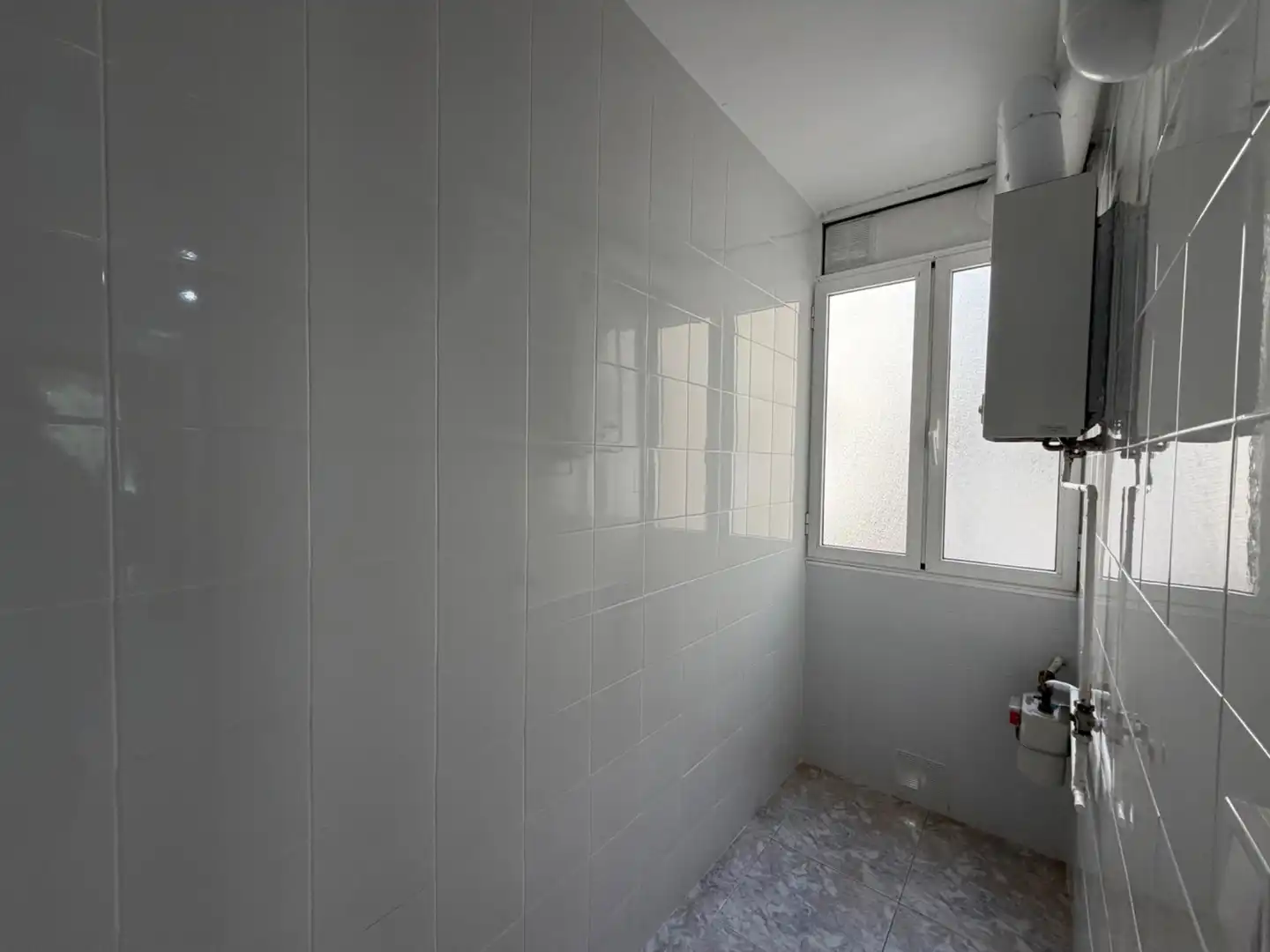 Bathroom of Flat for rent in Leganés  with Air Conditioner and Heating