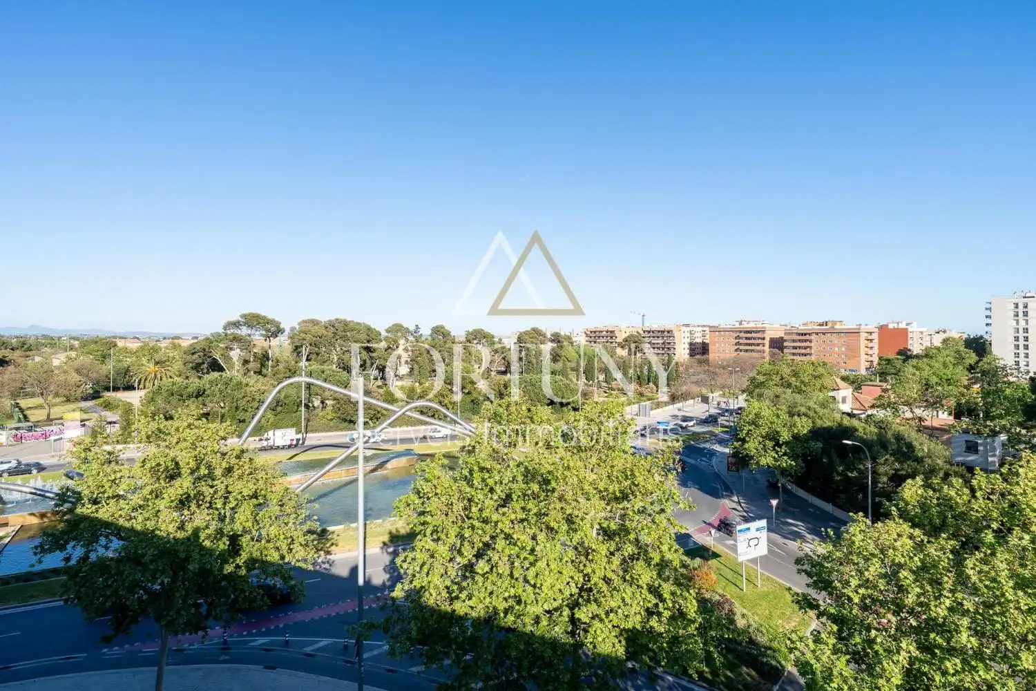 Vista exterior de Àtic en venda en Reus amb Piscina