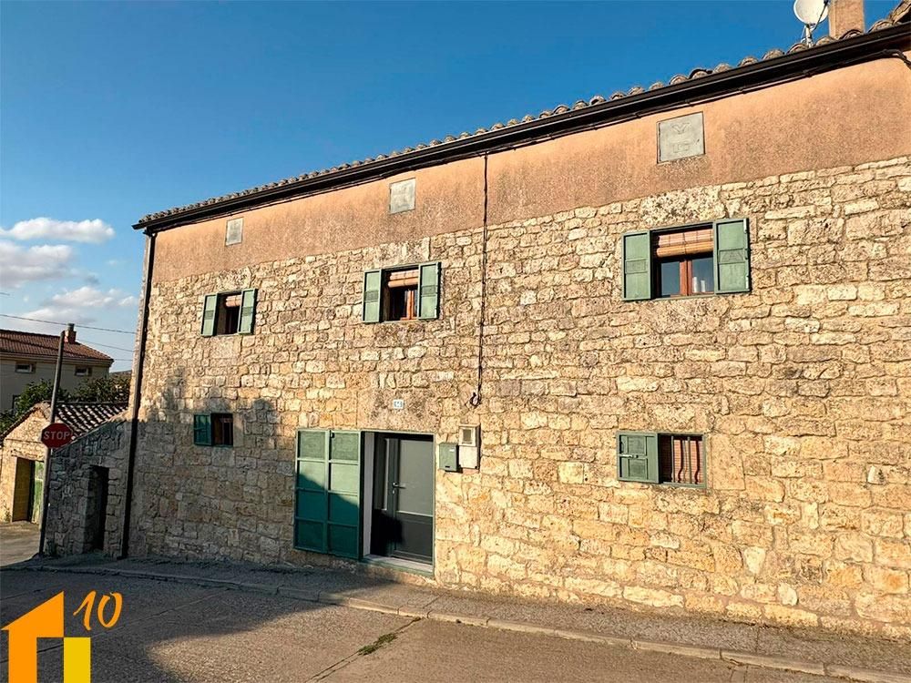 Exterior view of House or chalet for sale in Villaldemiro  with Heating and Storage room