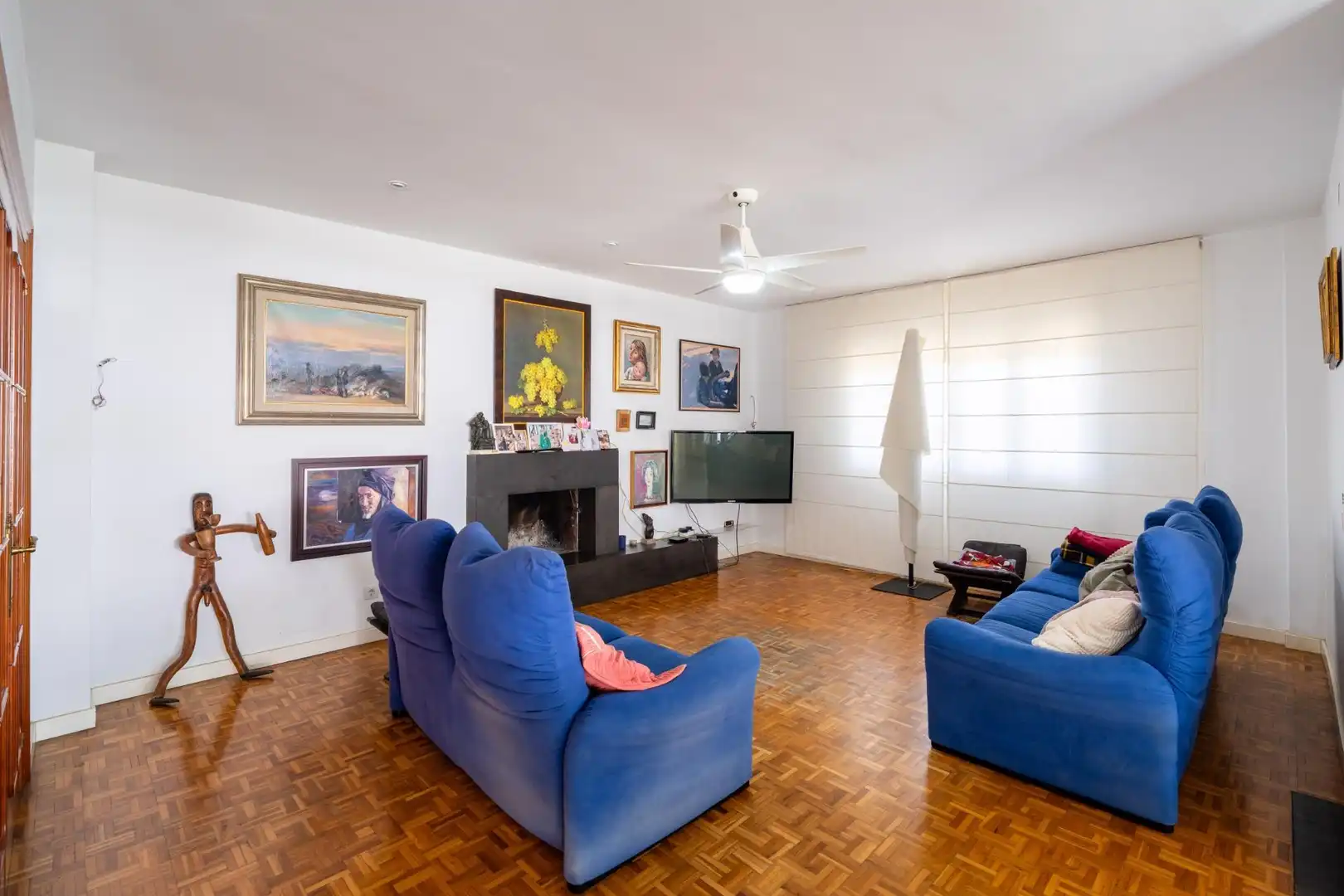 Sala de estar de Casa o chalet en venta en Roquetas de Mar con Aire acondicionado, Jardín privado y Parquet