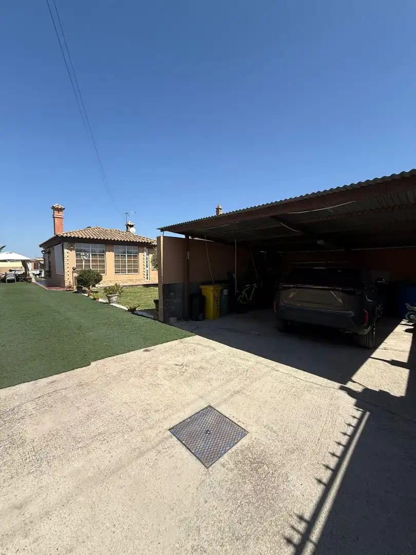 Exterior view of Houses for sale in El Puerto de Santa María  with Air Conditioner, Private garden and Storage room