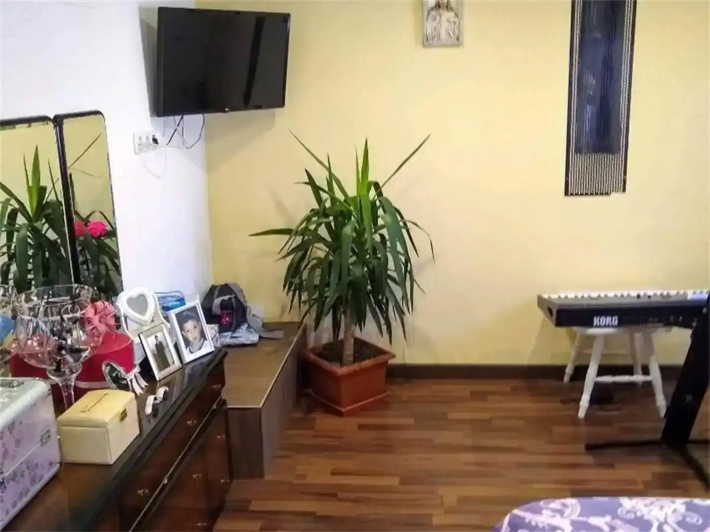 Sala d'estar de Casa adosada en venda en Aniñón amb Jardí privat, Parquet i Traster