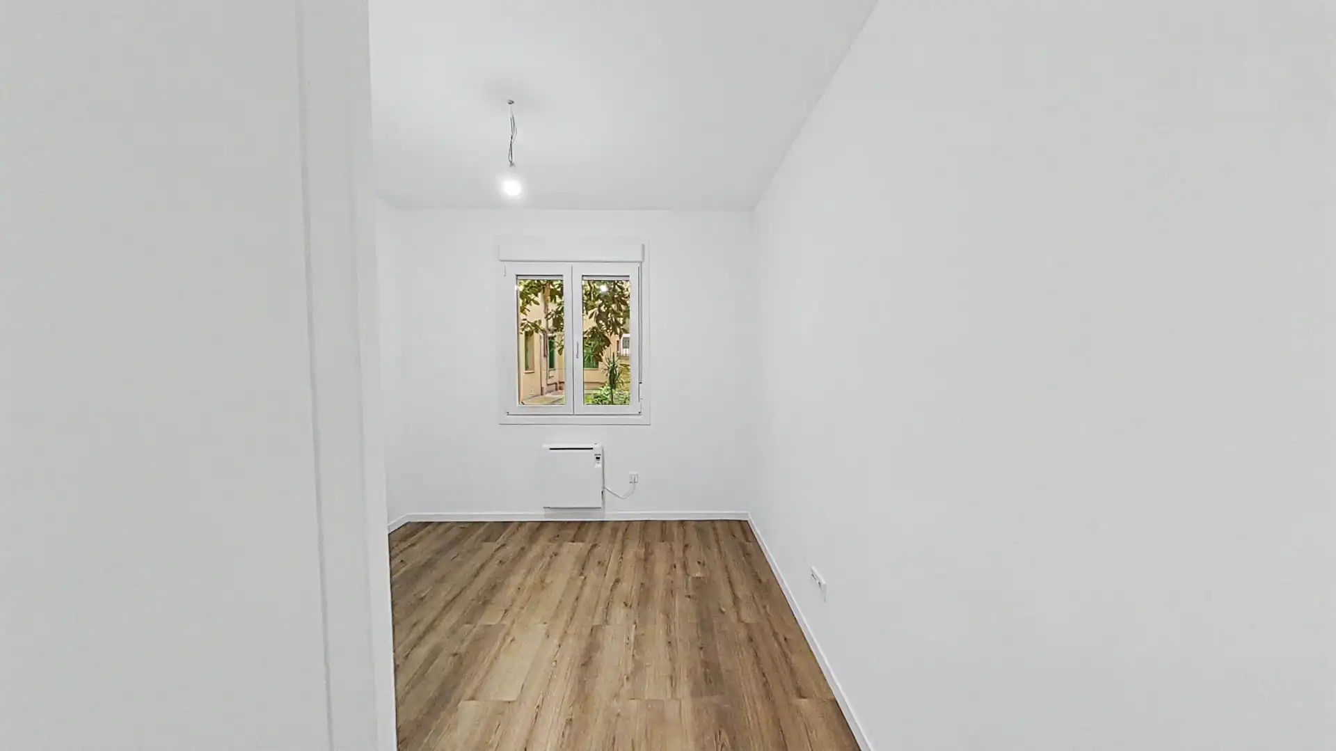 Bedroom of Flat for rent in Madrid  with Oven and Washing machine