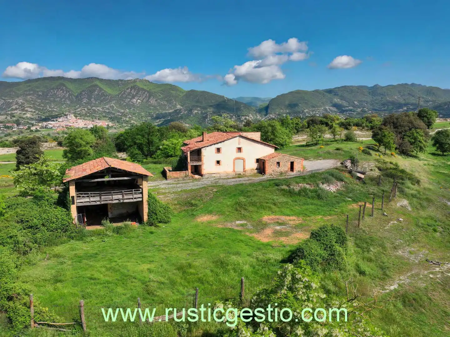 Jardín de Finca rústica en venta en Sant Pere de Torelló con Jardín privado