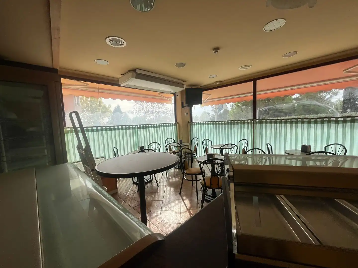 Local en venta en Alicante / Alacant con Aire acondicionado, Calefacción y Amueblado